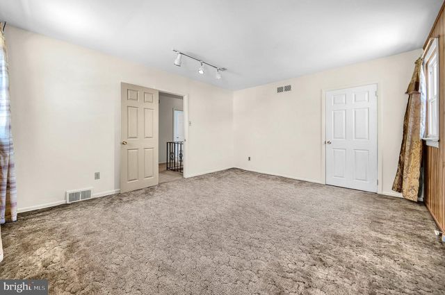 2533 SKYVIEW, Feasterville Trevose, PA 19053