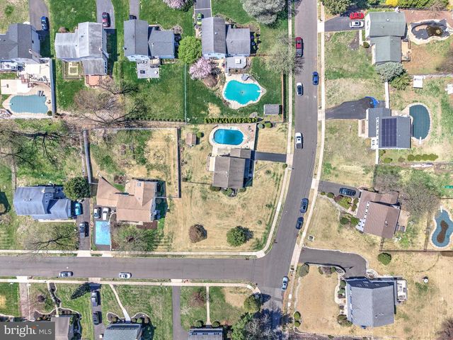 2533 SKYVIEW, Feasterville Trevose, PA 19053