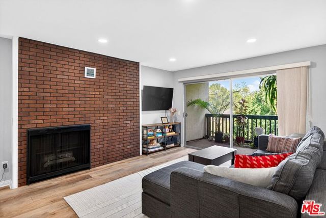 1307 Raintree Circle, Culver City, CA 90230