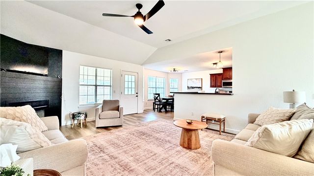 2310 SW 17th, Bentonville, AR 72713