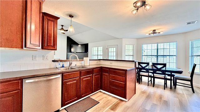 2310 SW 17th, Bentonville, AR 72713