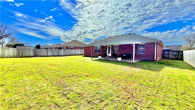 2310 SW 17th, Bentonville, AR 72713