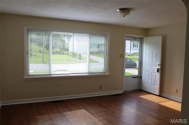 206 N MARGUERITE Avenue, Ferguson, MO 63135