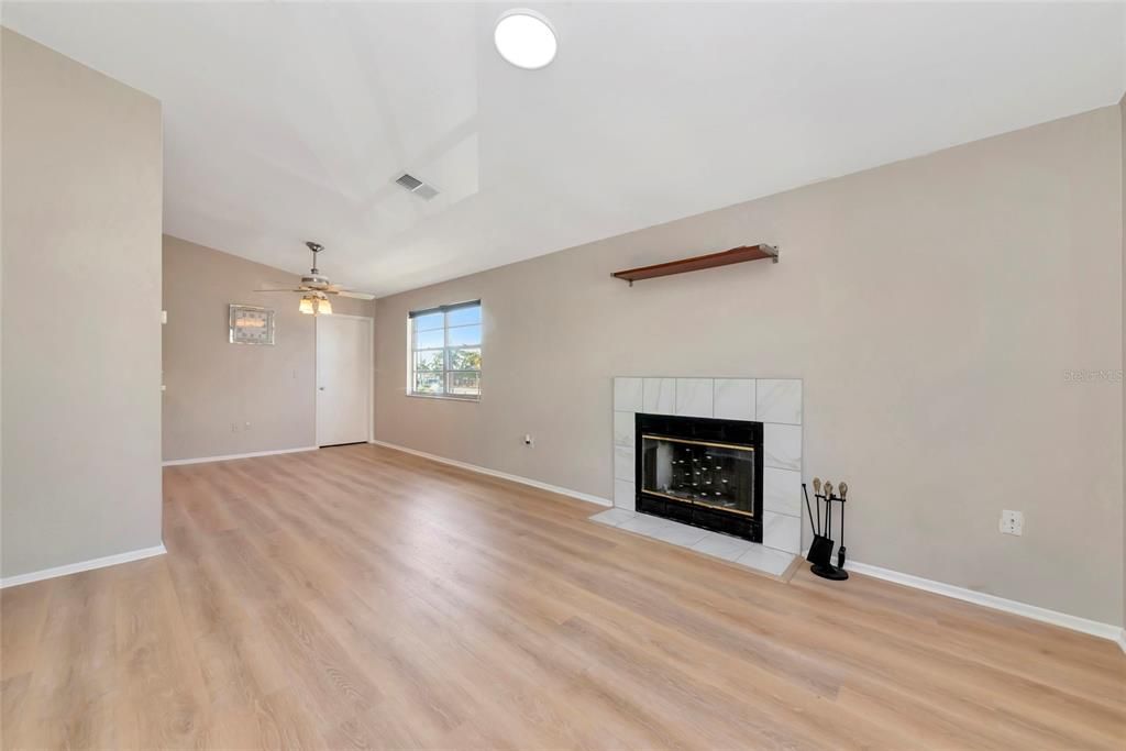 Image 2 of property listing at 3880 59TH AVENUE W 4196, Bradenton, FL 34210