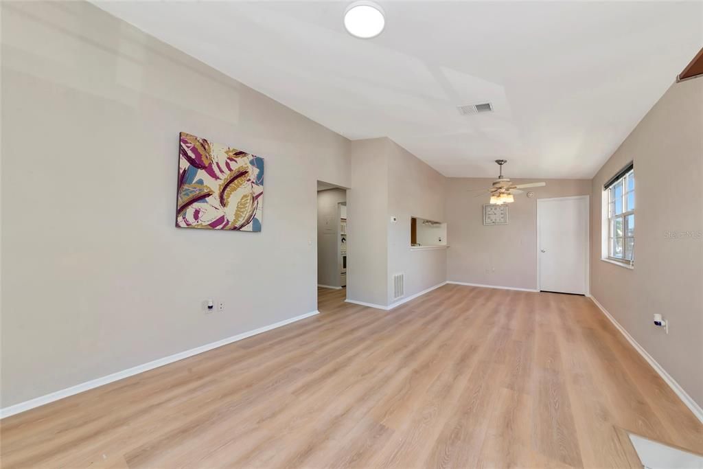 Image 5 of property listing at 3880 59TH AVENUE W 4196, Bradenton, FL 34210