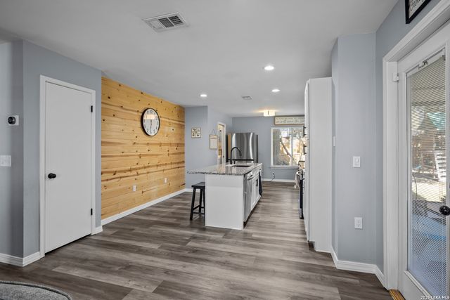 9322 Charleston, San Antonio, TX 78240