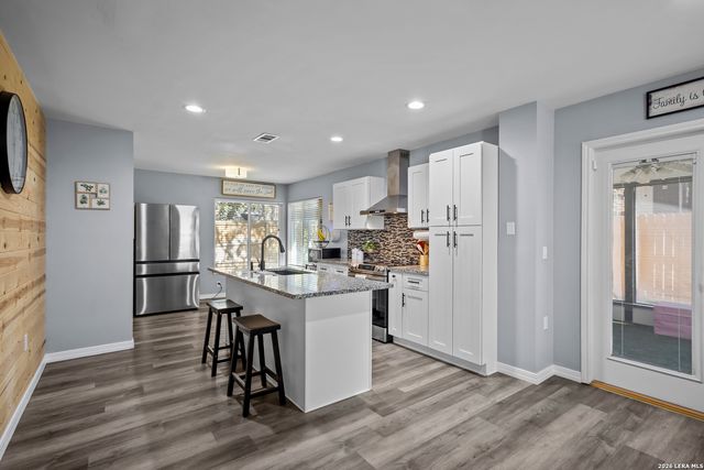 9322 Charleston, San Antonio, TX 78240