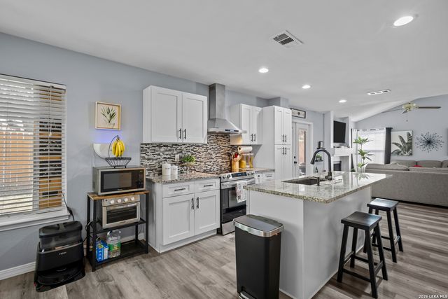 9322 Charleston, San Antonio, TX 78240