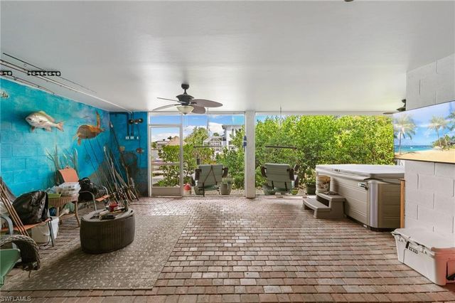 346 Angler DR 1102, Goodland, FL 34140