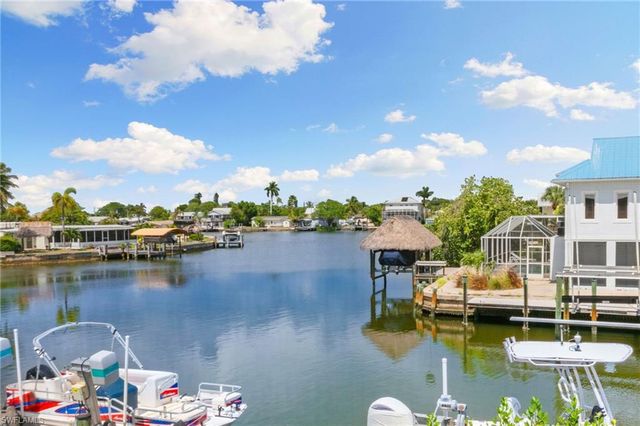 346 Angler DR 1102, Goodland, FL 34140
