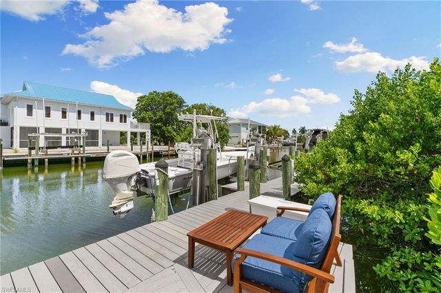 346 Angler DR 1102, Goodland, FL 34140