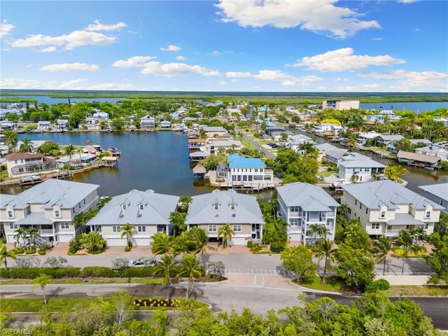 346 Angler DR 1102, Goodland, FL 34140