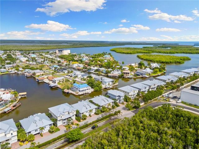 346 Angler DR 1102, Goodland, FL 34140