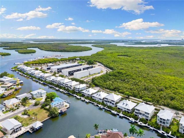 346 Angler DR 1102, Goodland, FL 34140
