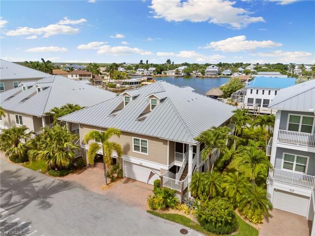 346 Angler DR 1102, Goodland, FL 34140