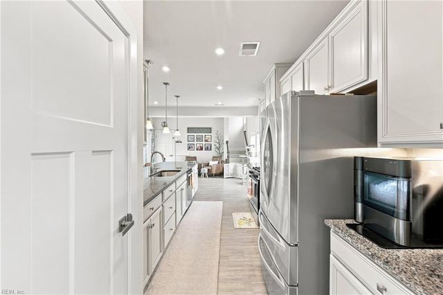 1032 Olmstead ST, Chesapeake, VA 23323
