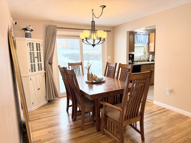 15 Dover Street, Nashua, NH 03063