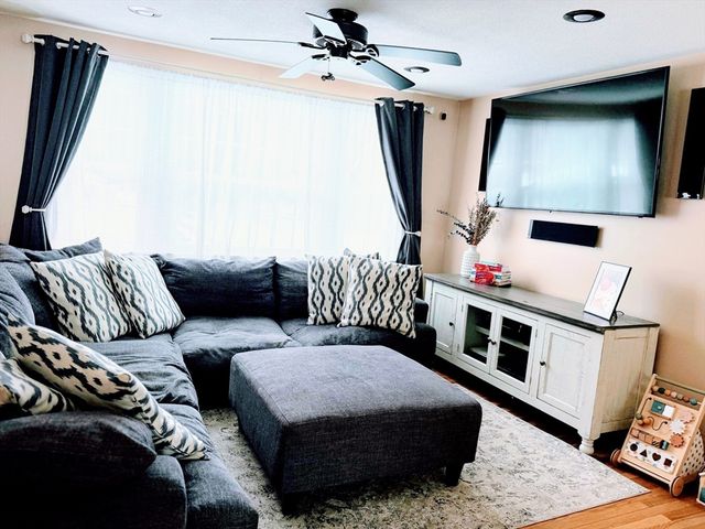 15 Dover Street, Nashua, NH 03063