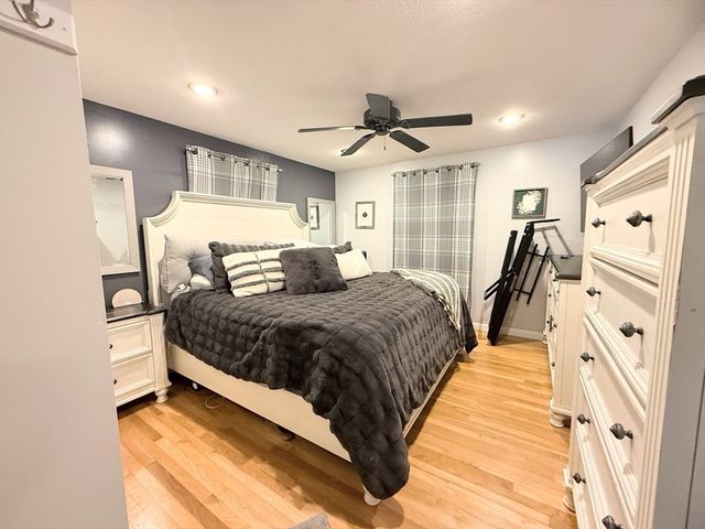 15 Dover Street, Nashua, NH 03063