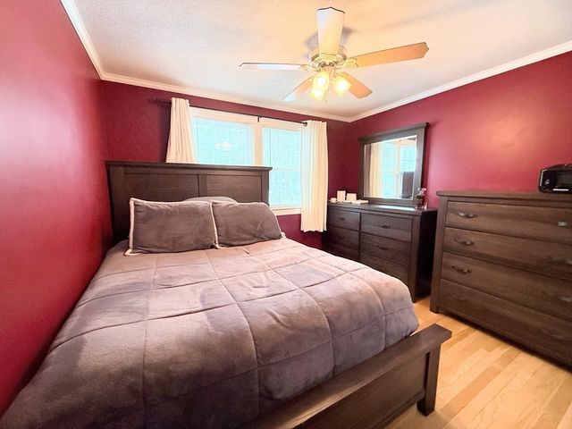 15 Dover Street, Nashua, NH 03063