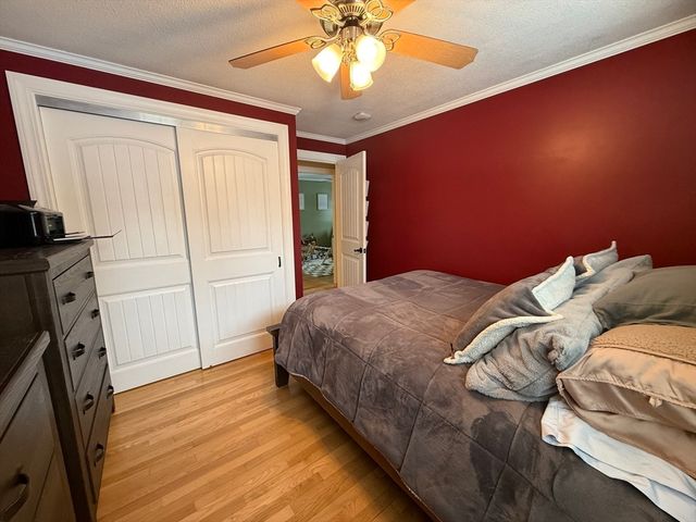 15 Dover Street, Nashua, NH 03063