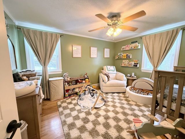 15 Dover Street, Nashua, NH 03063