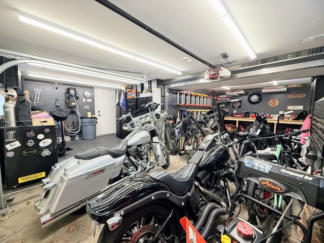 15 Dover Street, Nashua, NH 03063