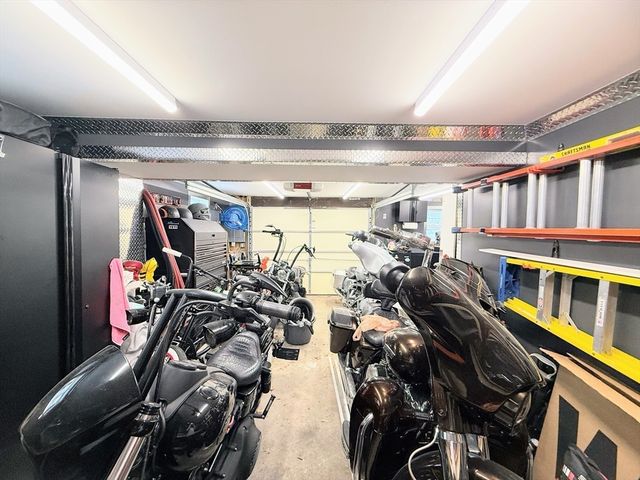 15 Dover Street, Nashua, NH 03063