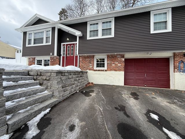 15 Dover Street, Nashua, NH 03063