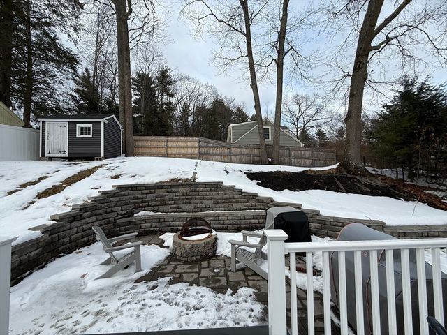 15 Dover Street, Nashua, NH 03063