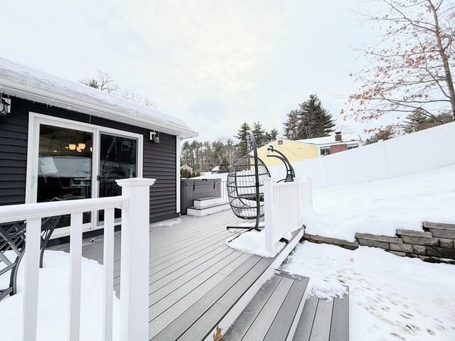 15 Dover Street, Nashua, NH 03063