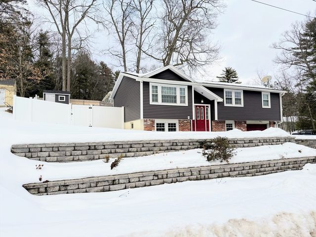 15 Dover Street, Nashua, NH 03063