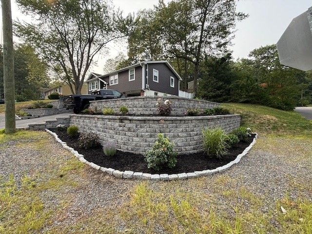 15 Dover Street, Nashua, NH 03063