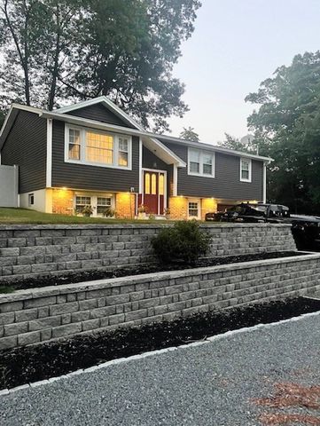 15 Dover Street, Nashua, NH 03063