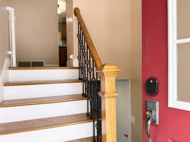 15 Dover Street, Nashua, NH 03063