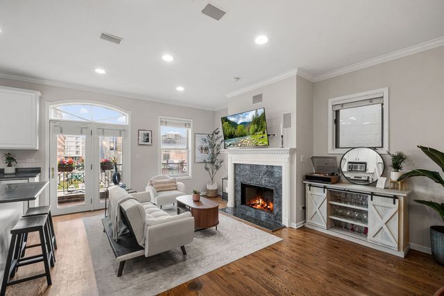 1010 W Diversey Parkway 3, Chicago, IL 60614