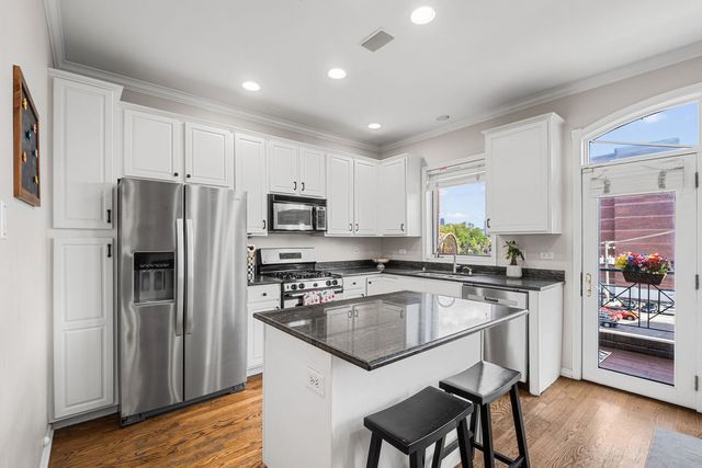1010 W Diversey Parkway 3, Chicago, IL 60614