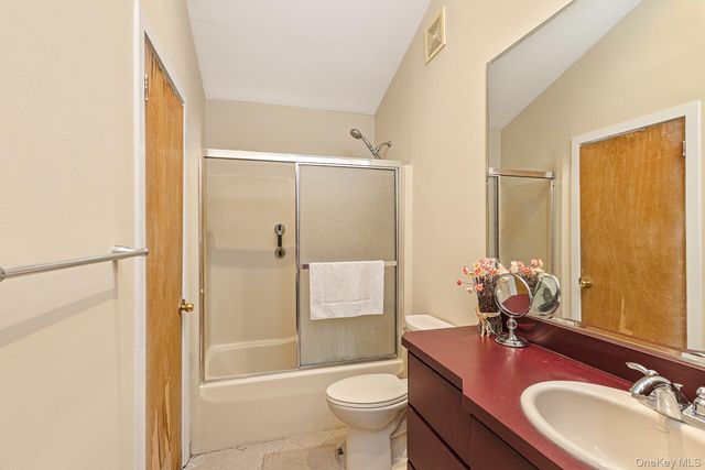 191 Hawthorne Street, Mastic, NY 11950