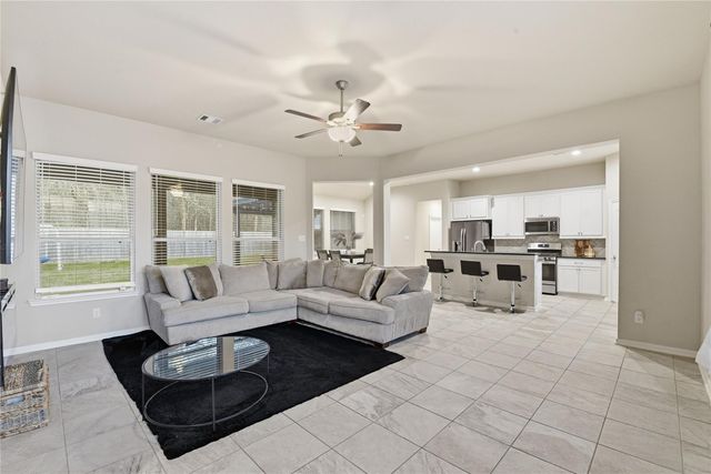 6818 Aspen Peak Drive, Baytown, TX 77521