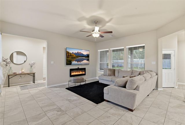 6818 Aspen Peak Drive, Baytown, TX 77521