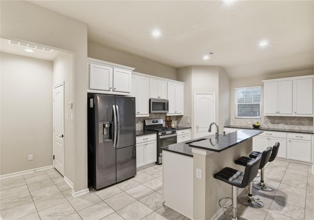 6818 Aspen Peak Drive, Baytown, TX 77521