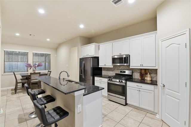 6818 Aspen Peak Drive, Baytown, TX 77521