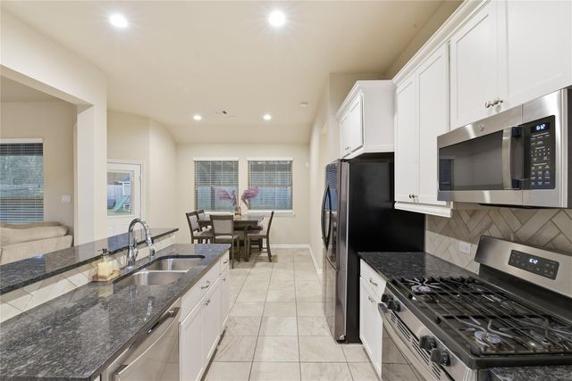 6818 Aspen Peak Drive, Baytown, TX 77521