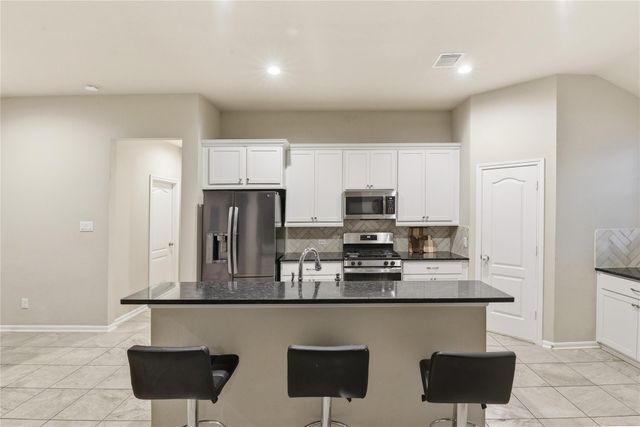 6818 Aspen Peak Drive, Baytown, TX 77521