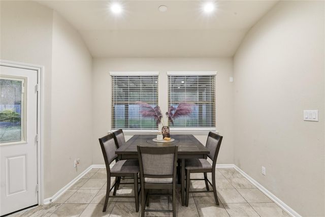 6818 Aspen Peak Drive, Baytown, TX 77521