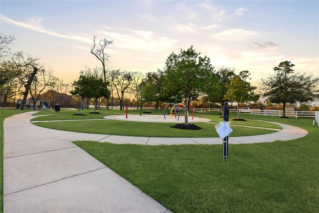 6818 Aspen Peak Drive, Baytown, TX 77521