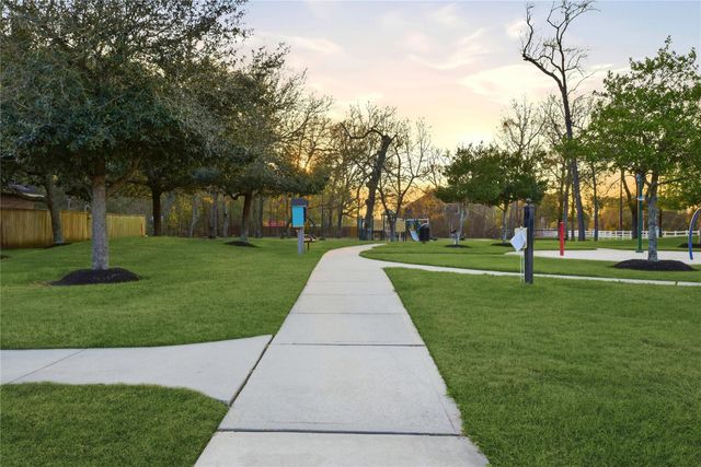 6818 Aspen Peak Drive, Baytown, TX 77521