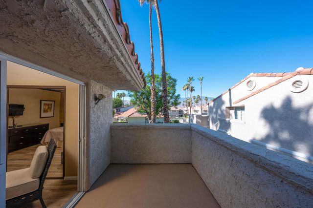 505 S Farrell Drive D18, Palm Springs, CA 92264