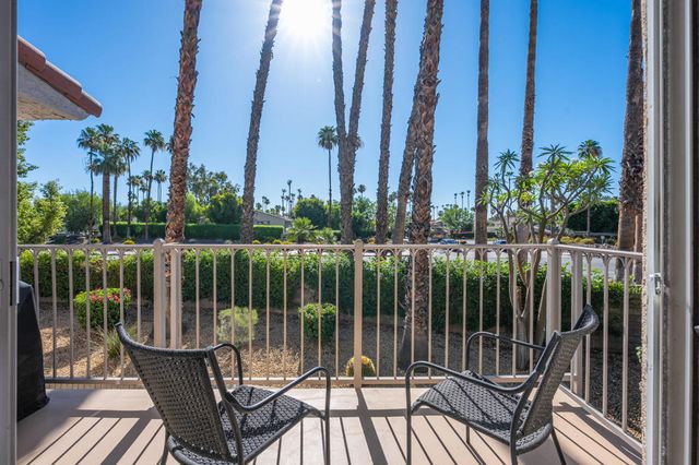 505 S Farrell Drive D18, Palm Springs, CA 92264