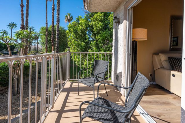 505 S Farrell Drive D18, Palm Springs, CA 92264